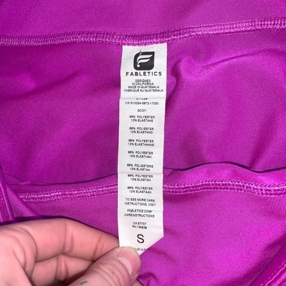 Fabletics Leggings Size Small Fuchsia Pink Magenta Crop Soft Brushed Capris - Picture 6 of 9